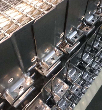 關西不銹鋼網(wǎng)帶的焊點也很精致